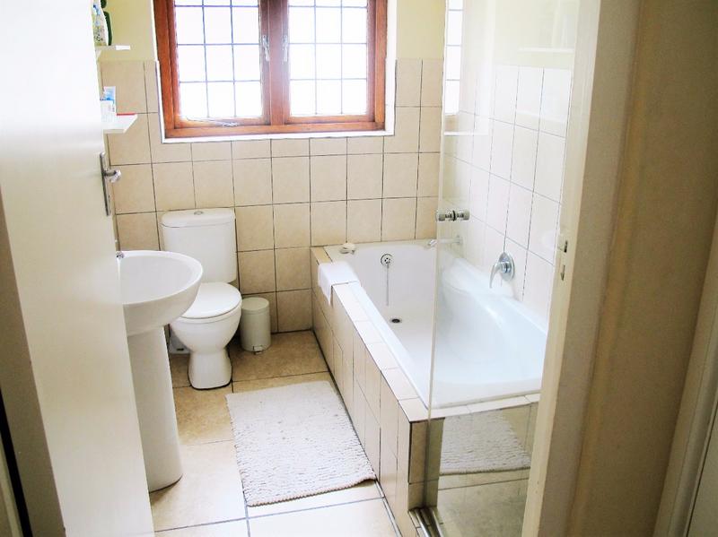 To Let 2 Bedroom Property for Rent in Fish Hoek Western Cape